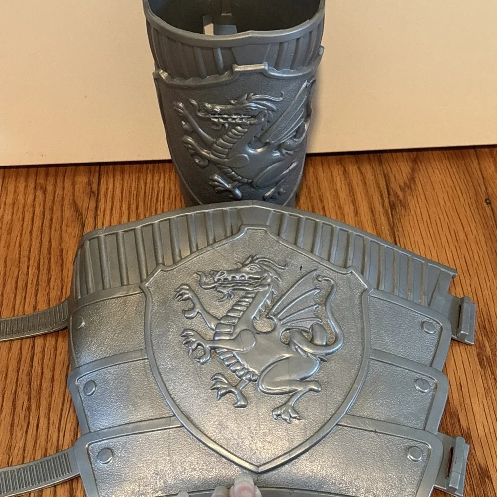 RARE! 1983 Dungeons & Dragons Paladin  Arm Band Set TSR Hobbies From Placo